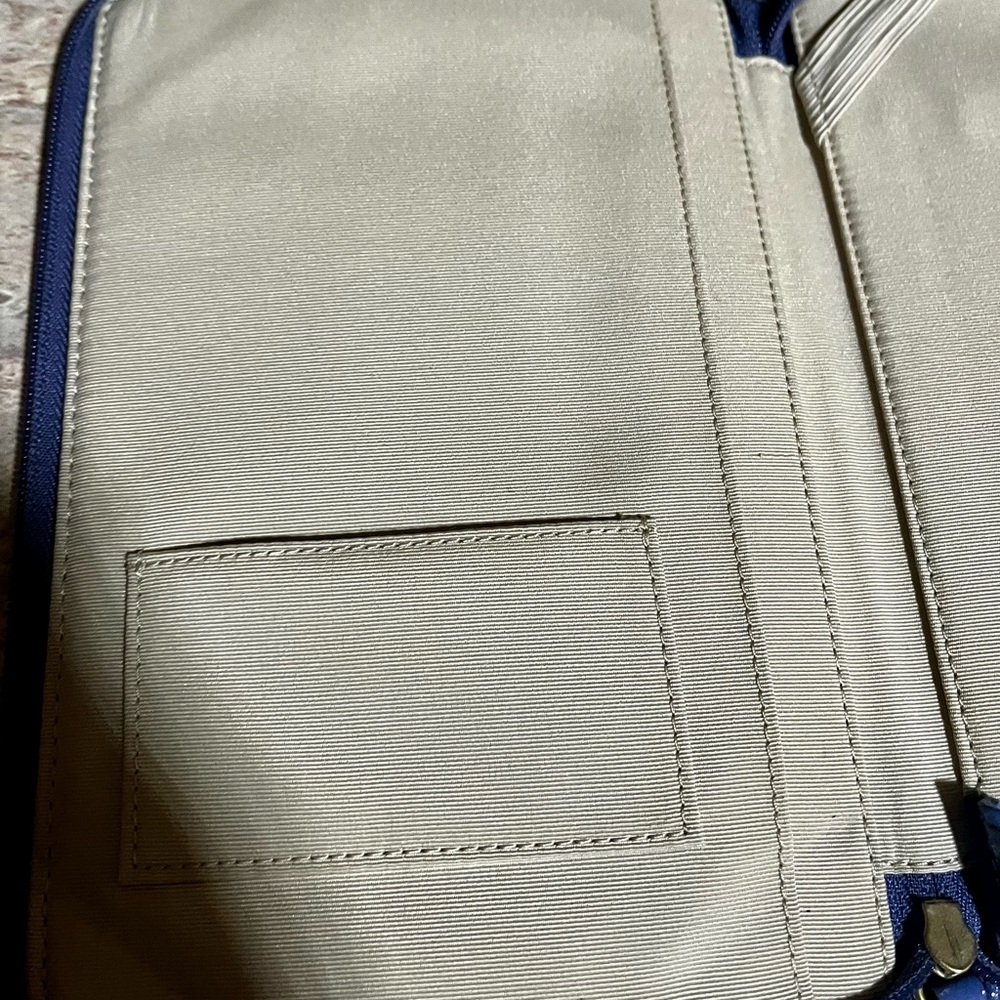 Coach Signature Poppy Kingsley Plaid Zip Round Tablet Sleeve with pocket inside - Picture 8 of 13